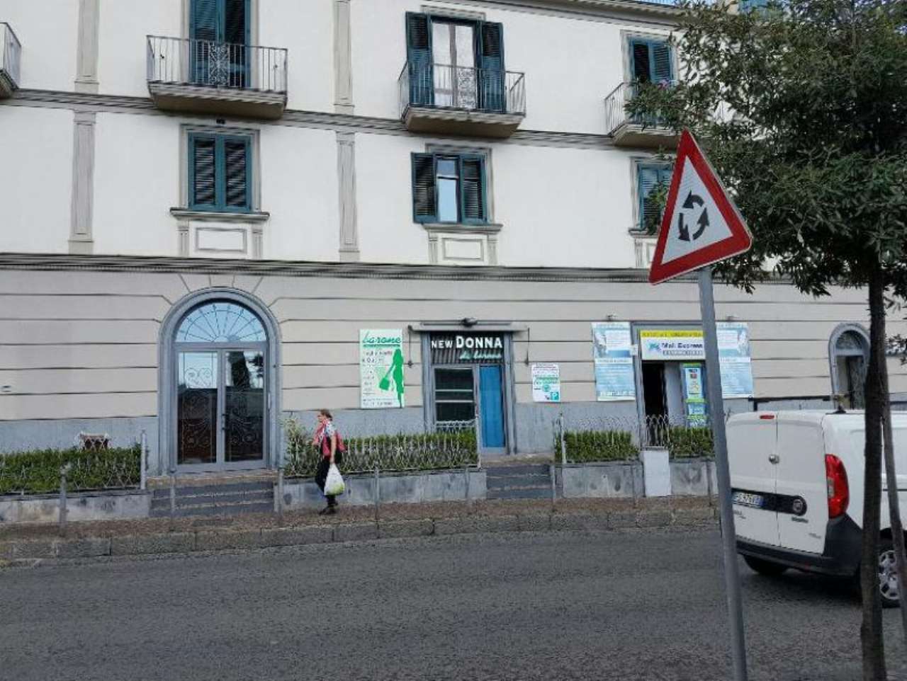 Negozio - Loc.Com. POZZUOLI affitto   Artiaco Habitat Immobiliare