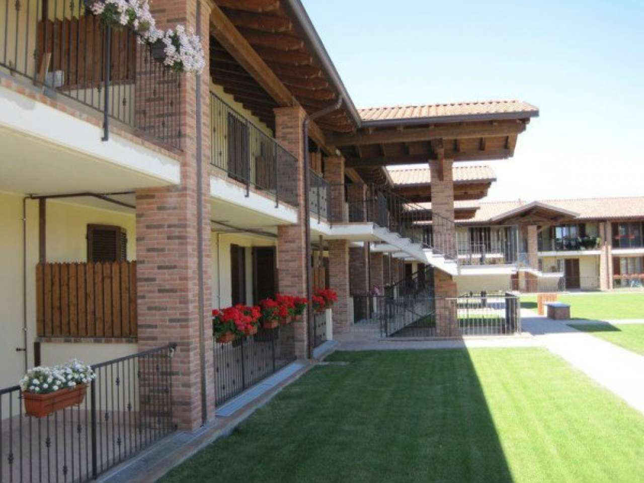 Appartamento SAN MARTINO SICCOMARIO vendita    immobiliare campari