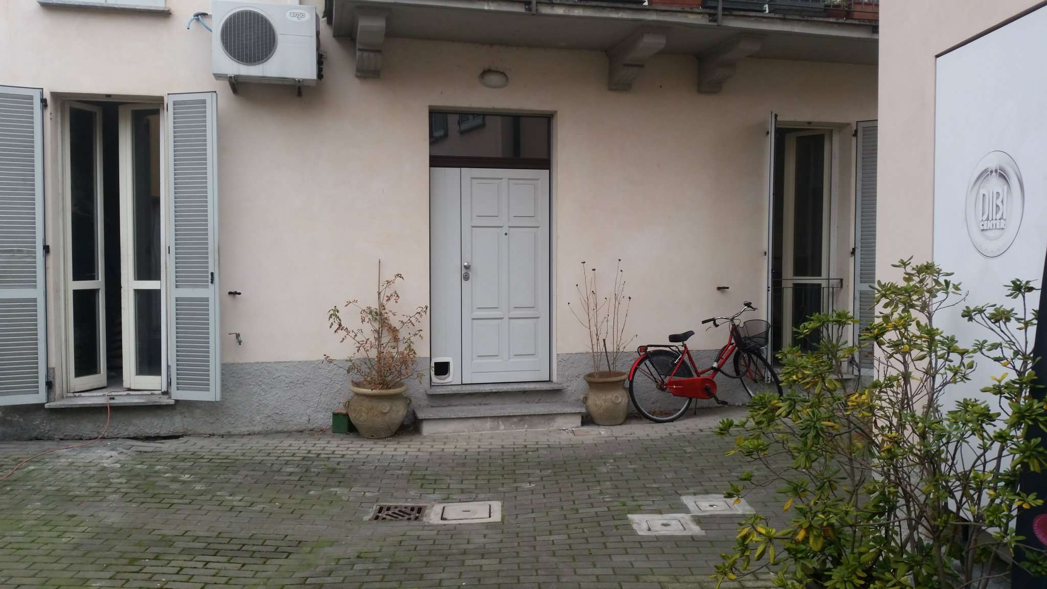 Negozio - Loc.Com. PAVIA affitto    immobiliare campari