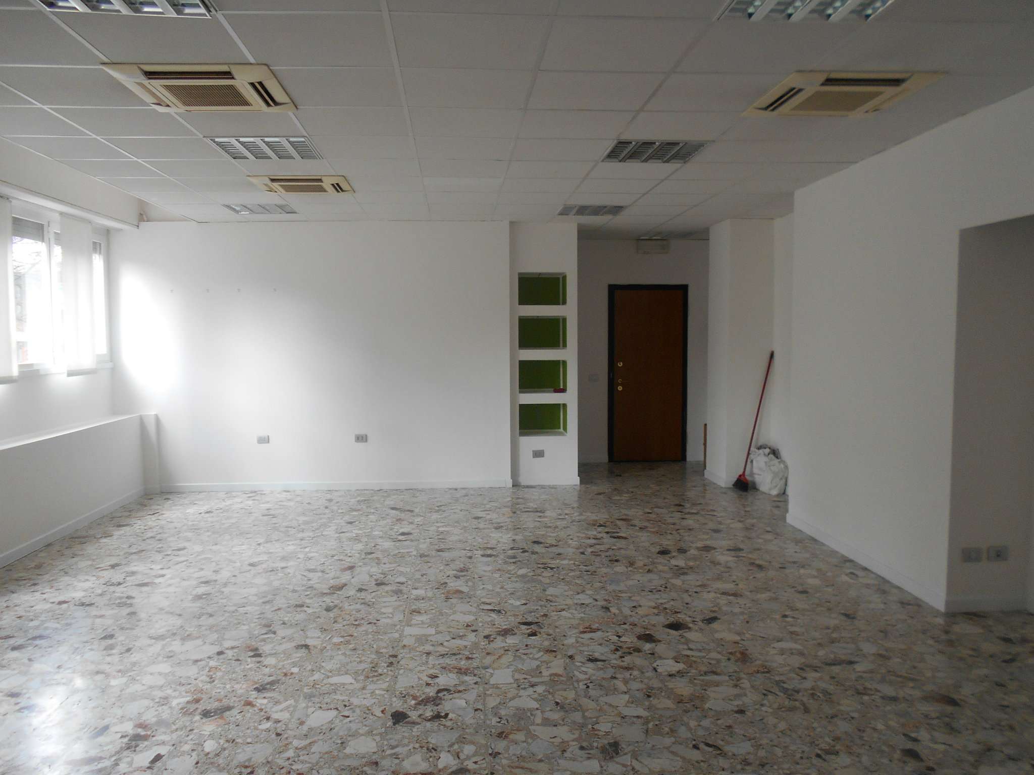 Ufficio - Loc.Com. PAVIA affitto    immobiliare campari