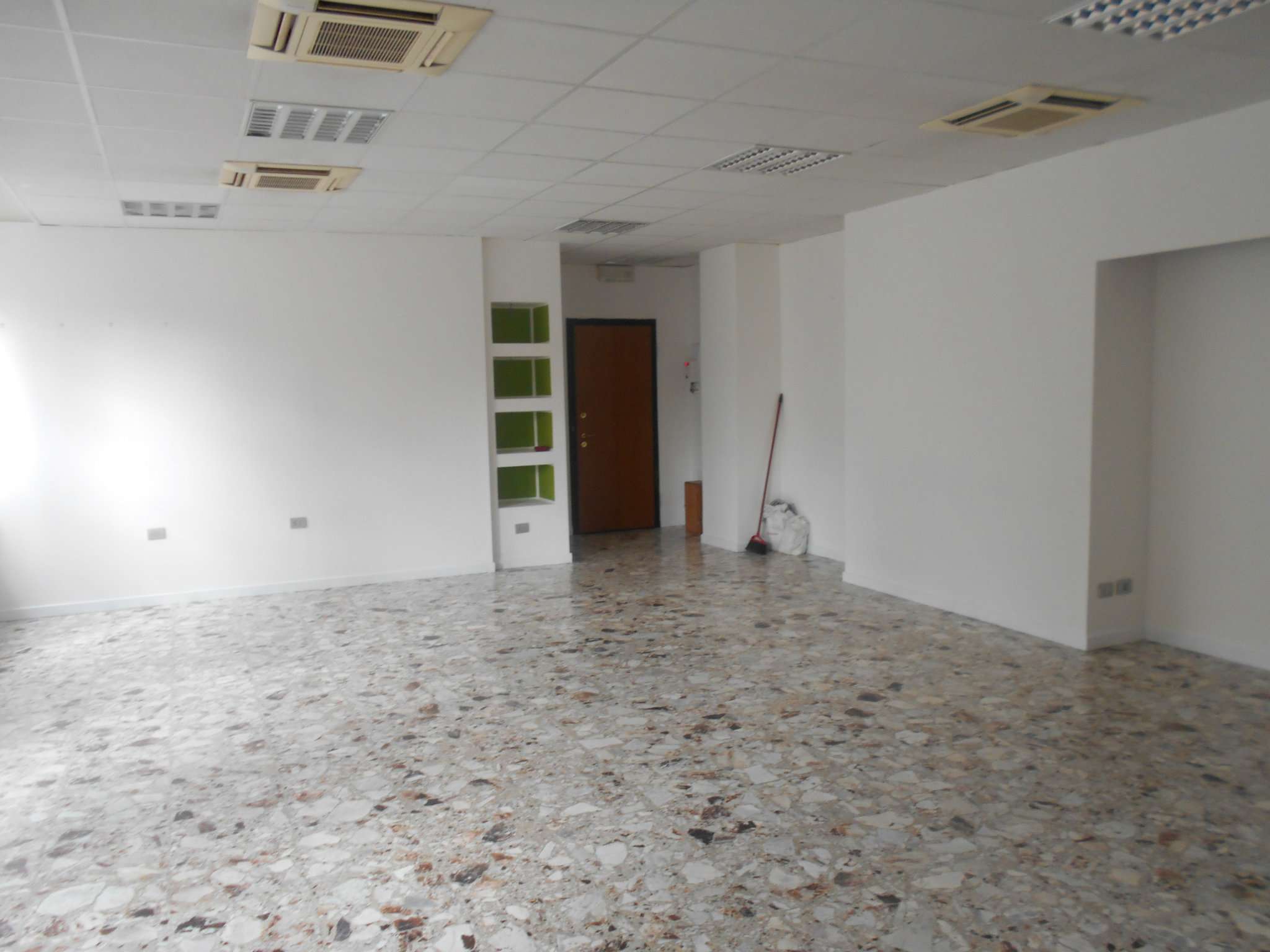 Ufficio - Loc.Com. PAVIA affitto    immobiliare campari