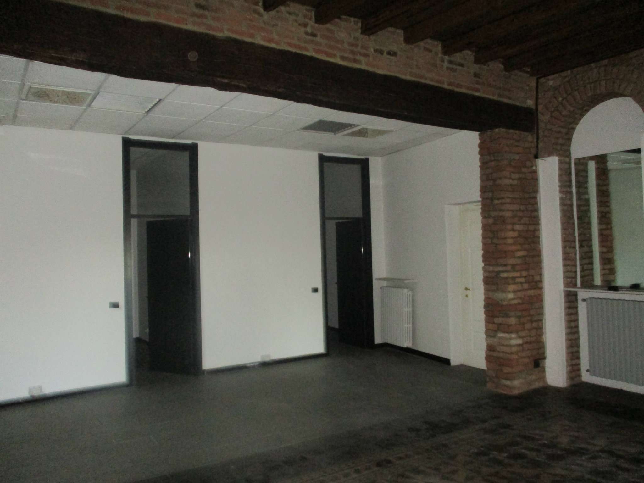 Negozio - Loc.Com. PAVIA vendita    immobiliare campari