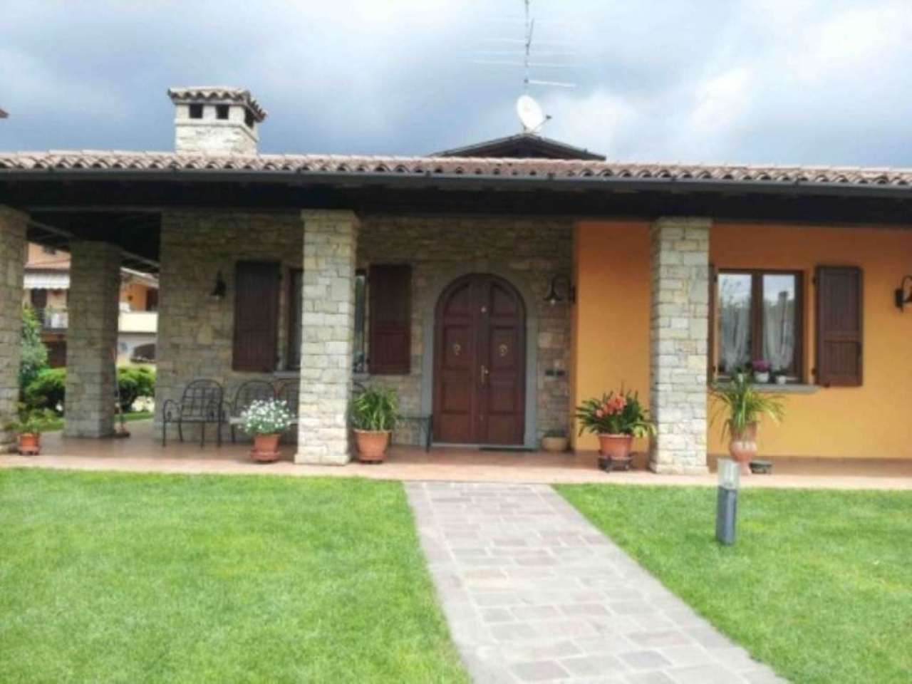 Villa RODENGO SAIANO vendita   Salvi Intesa Commerciale