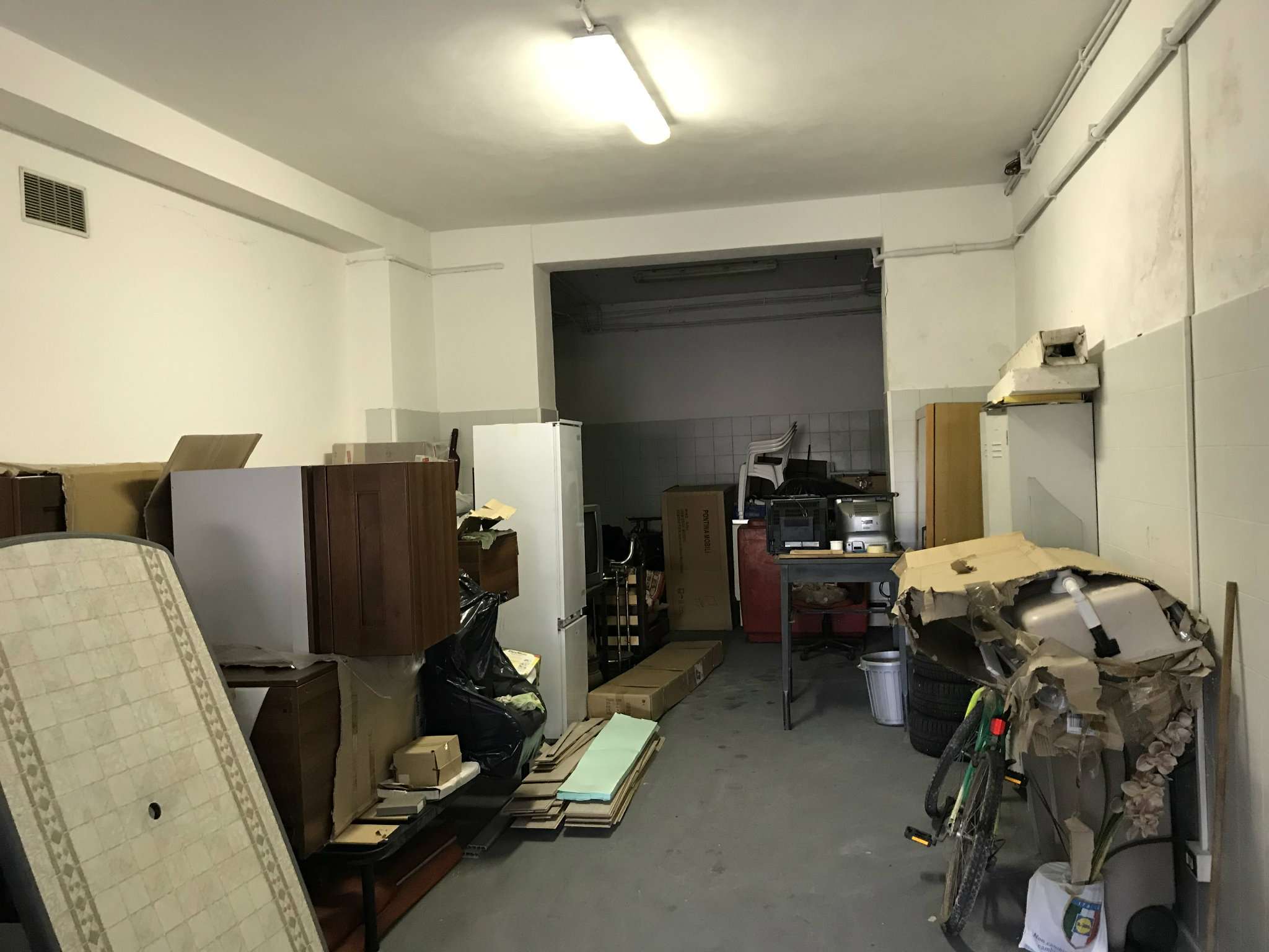 Negozio - Loc.Com. ROMA vendita  CASAL LUMBROSO via tullio ascarelli TRASTEVERE IMMOBILIARE