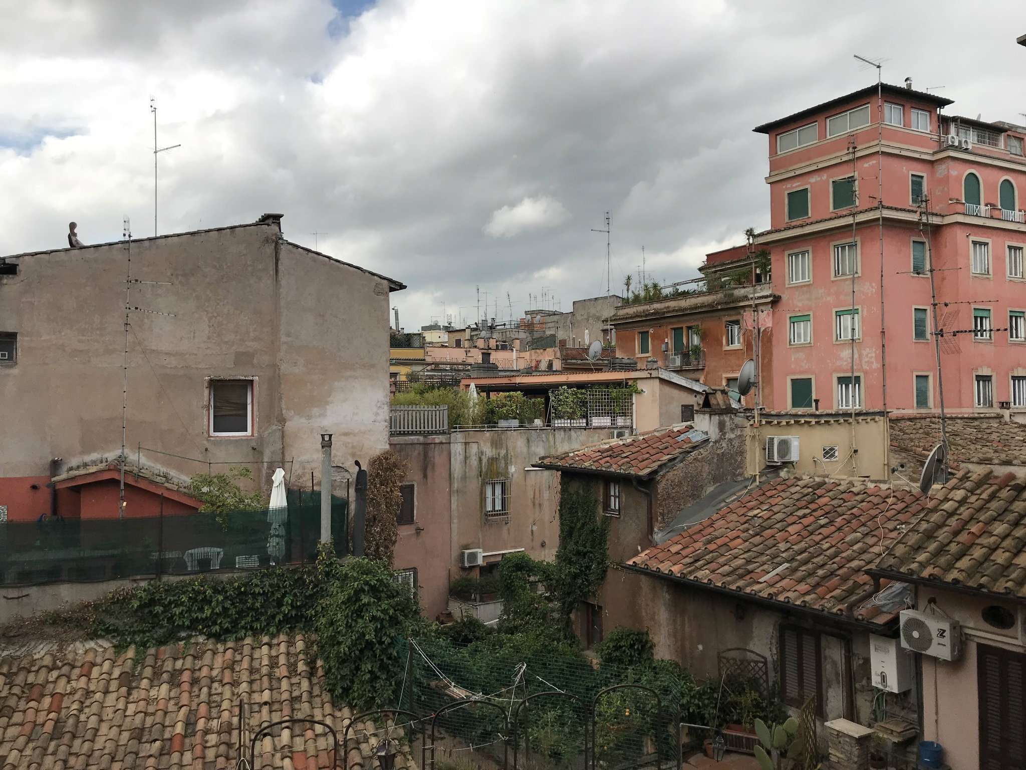  roma vendita quart: trastevere  trastevere immobiliare