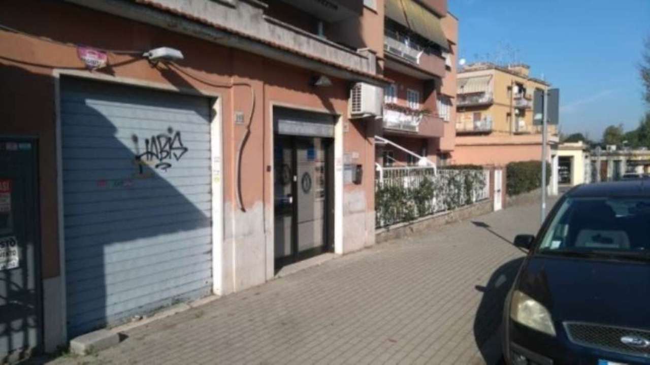 Negozio - Loc.Com. ROMA affitto  QUARTO MIGLIO Annia Regilla Agenzia Regilla Immobiliare s.a.s.