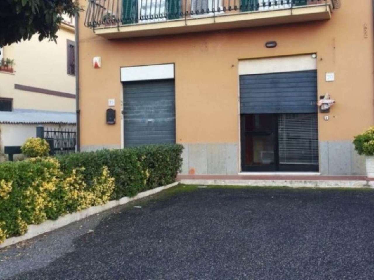 Negozio - Loc.Com. ROMA affitto  QUARTO MIGLIO Annia Regilla Agenzia Regilla Immobiliare s.a.s.
