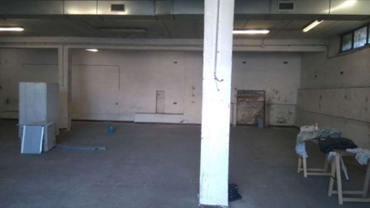 Negozio - Loc.Com. ROMA affitto  FINOCCHIO Bellico Calpurnio Agenzia Regilla Immobiliare s.a.s.