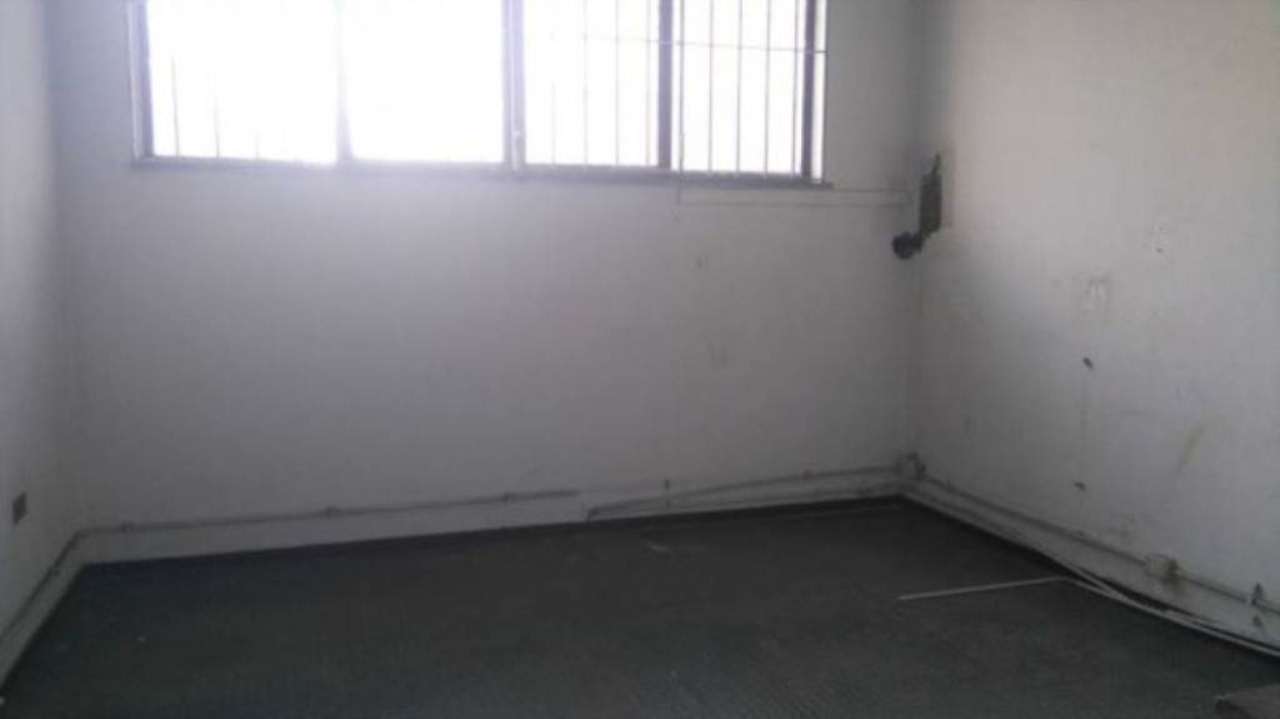 Negozio - Loc.Com. ROMA affitto  FINOCCHIO Bellico Calpurnio Agenzia Regilla Immobiliare s.a.s.