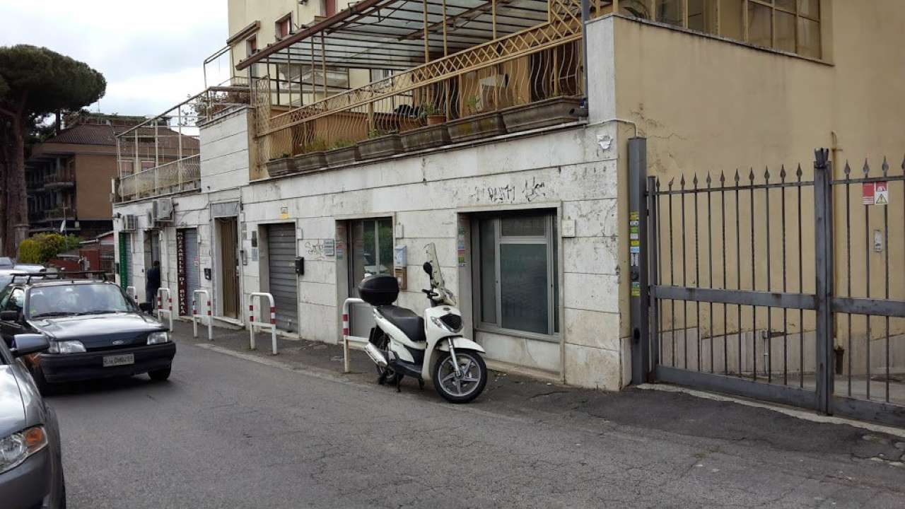 Negozio - Loc.Com. ROMA affitto  QUARTO MIGLIO al Quarto Miglio Agenzia Regilla Immobiliare s.a.s.