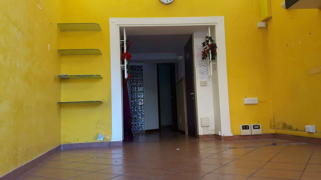 Negozio - Loc.Com. ROMA affitto  QUARTO MIGLIO Annia Regilla Agenzia Regilla Immobiliare s.a.s.