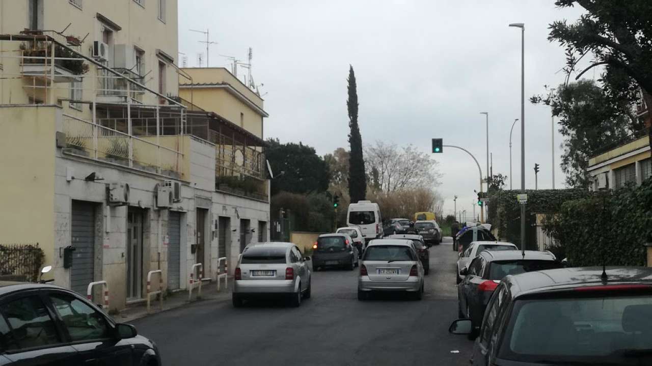 Negozio - Loc.Com. ROMA affitto  QUARTO MIGLIO al Quarto Miglio Agenzia Regilla Immobiliare s.a.s.