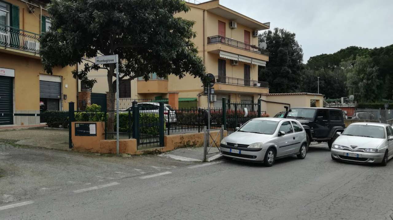 Negozio - Loc.Com. ROMA affitto  QUARTO MIGLIO Annia Regilla Agenzia Regilla Immobiliare s.a.s.