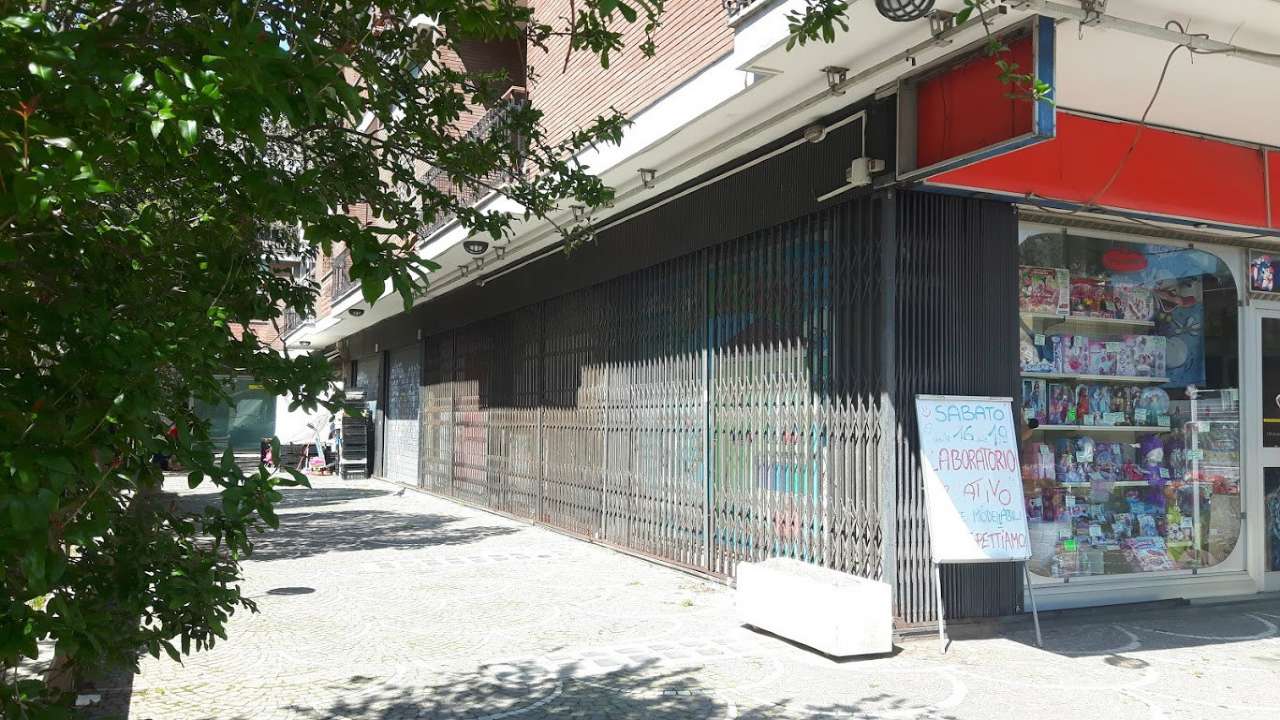 Negozio - Loc.Com. ROMA vendita  TUSCOLANO (VI MUN.) di San Tarcisio Agenzia Regilla Immobiliare s.a.s.