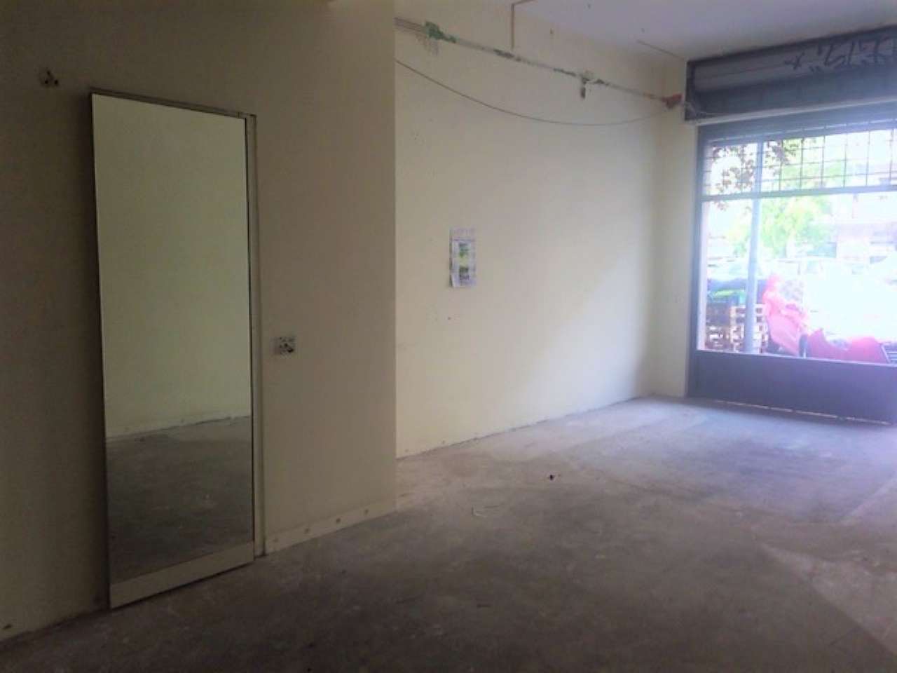 Negozio - Loc.Com. ROMA affitto  APPIA NUOVA dei colli albani Agenzia Regilla Immobiliare s.a.s.