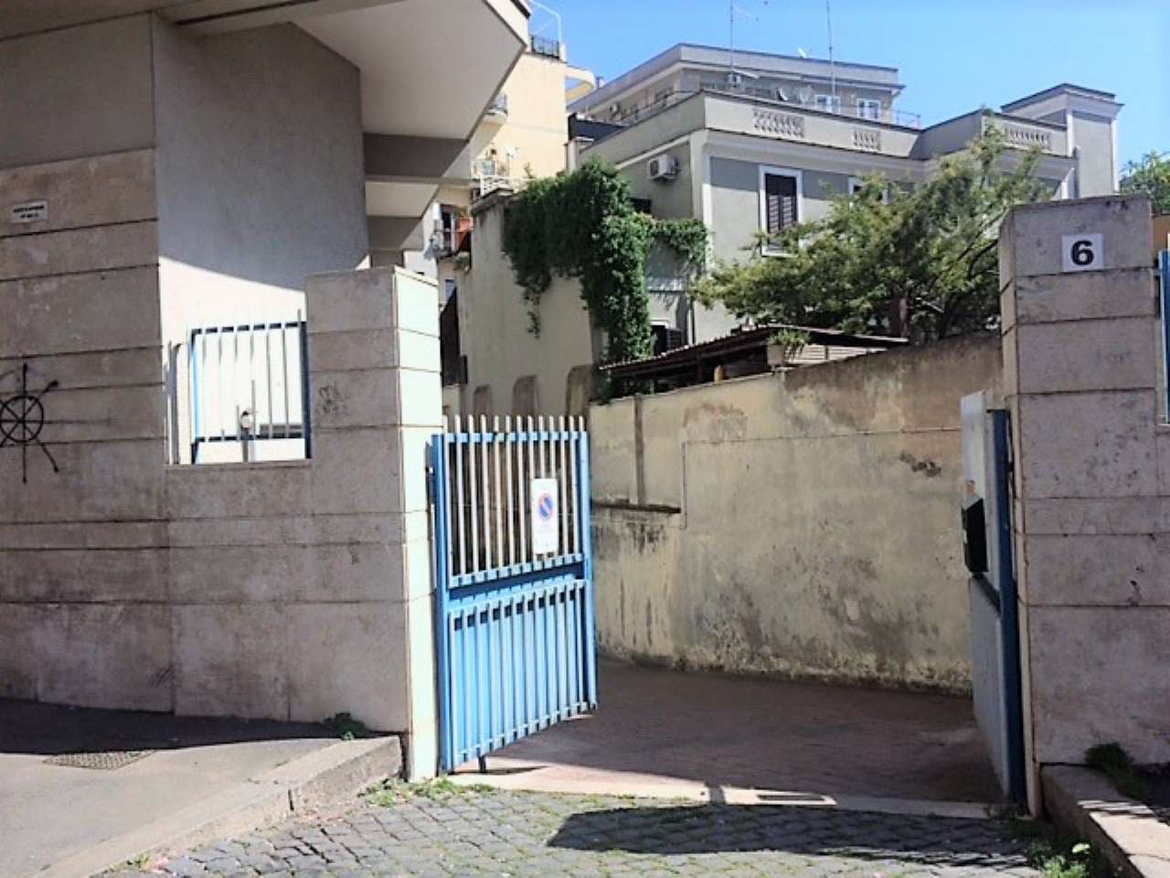Ufficio - Loc.Com. ROMA vendita  APPIO LATINO (IX MUN.) via tommaso da celano Agenzia Regilla Immobiliare s.a.s.