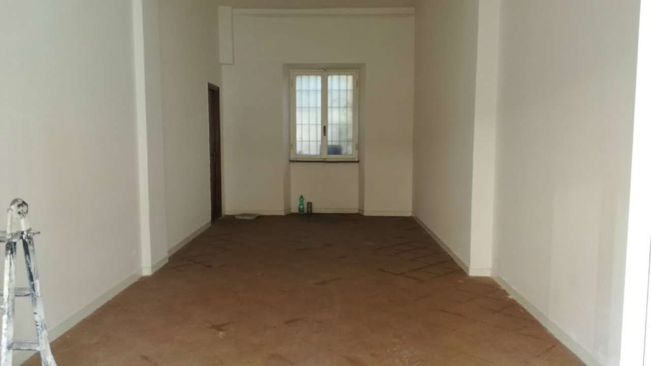 Negozio - Loc.Com. ROMA vendita  QUARTO MIGLIO Servilio IV Agenzia Regilla Immobiliare s.a.s.