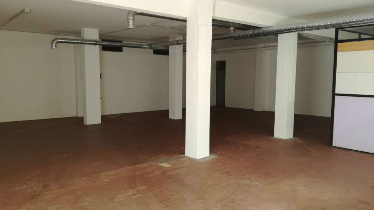 Negozio - Loc.Com. ROMA vendita  QUARTO MIGLIO Menofilo Agenzia Regilla Immobiliare s.a.s.