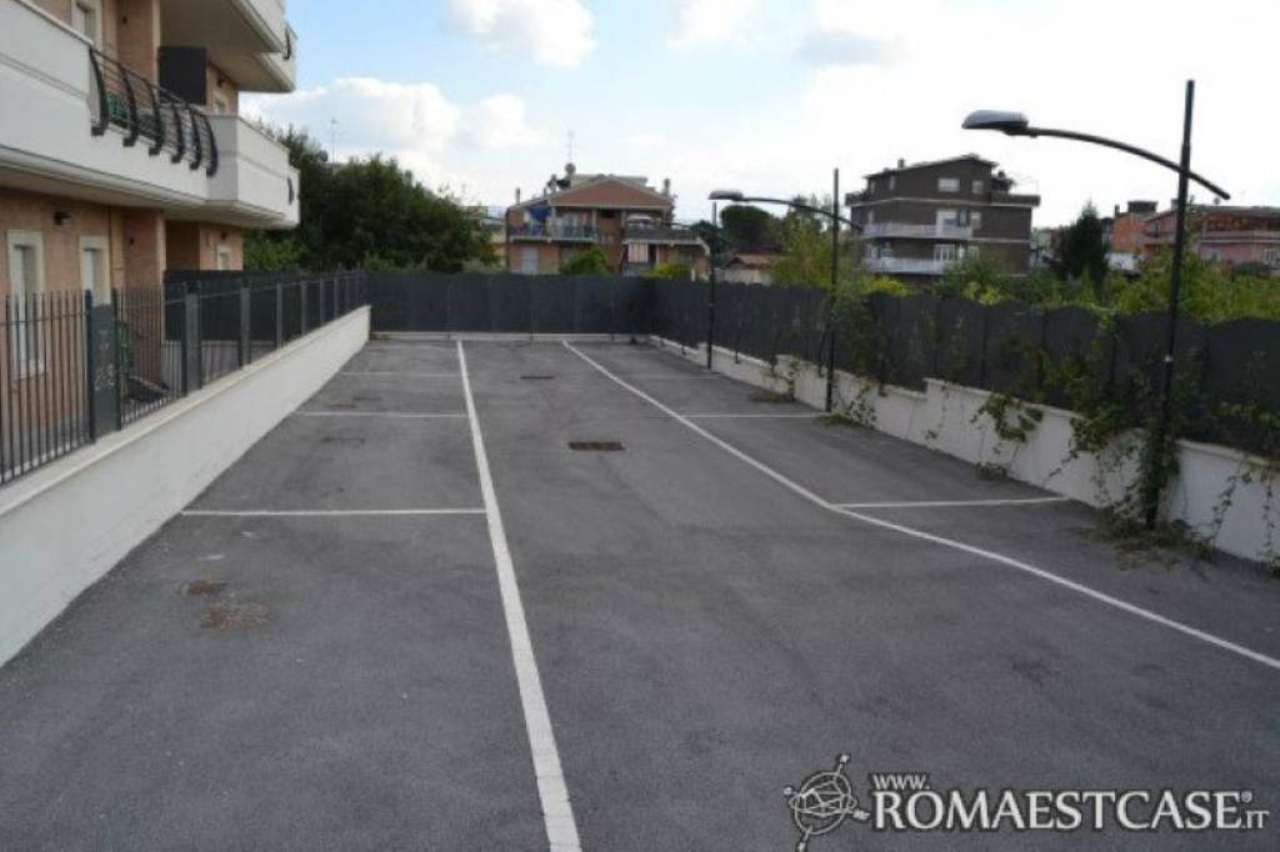 Appartamento ROMA vendita  CASALONE fosso scilicino RomaEstCase.it