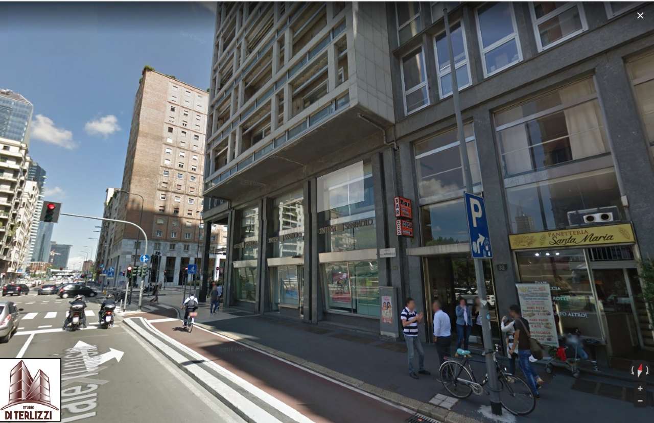 Negozio - Loc.Com. MILANO vendita  REPUBBLICA della Repubblica Studio Di Terlizzi