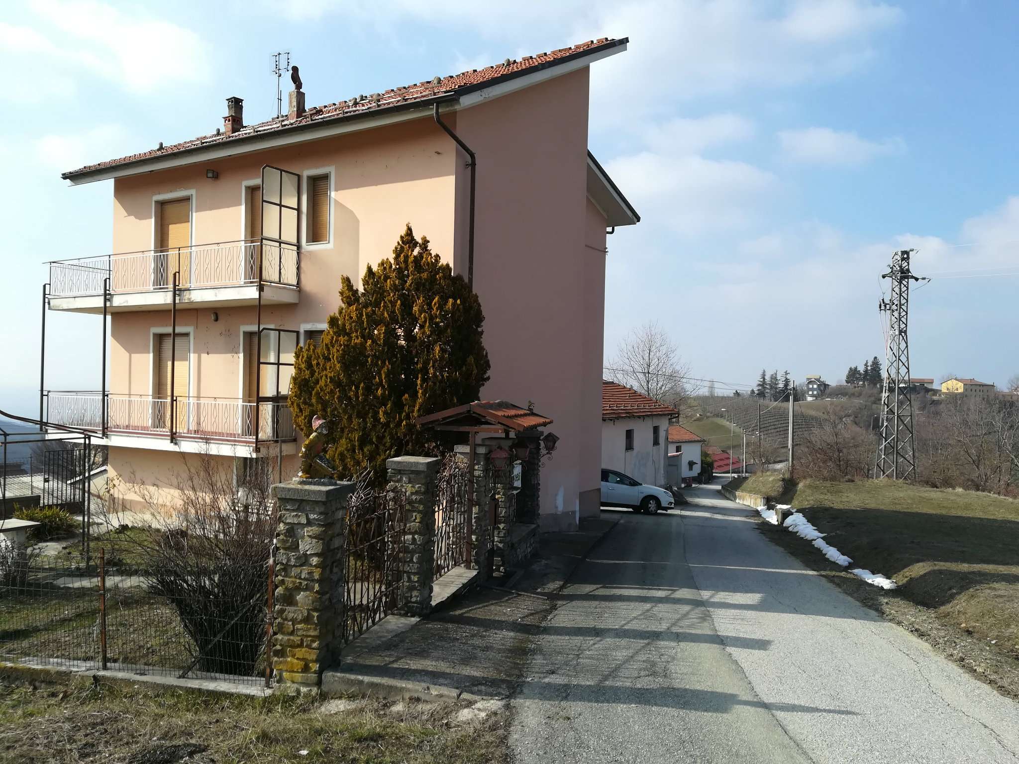 Villa Unifamiliare - Indipendente BELVEDERE LANGHE vendita   Bricco Pomo Camperi Immobiliare