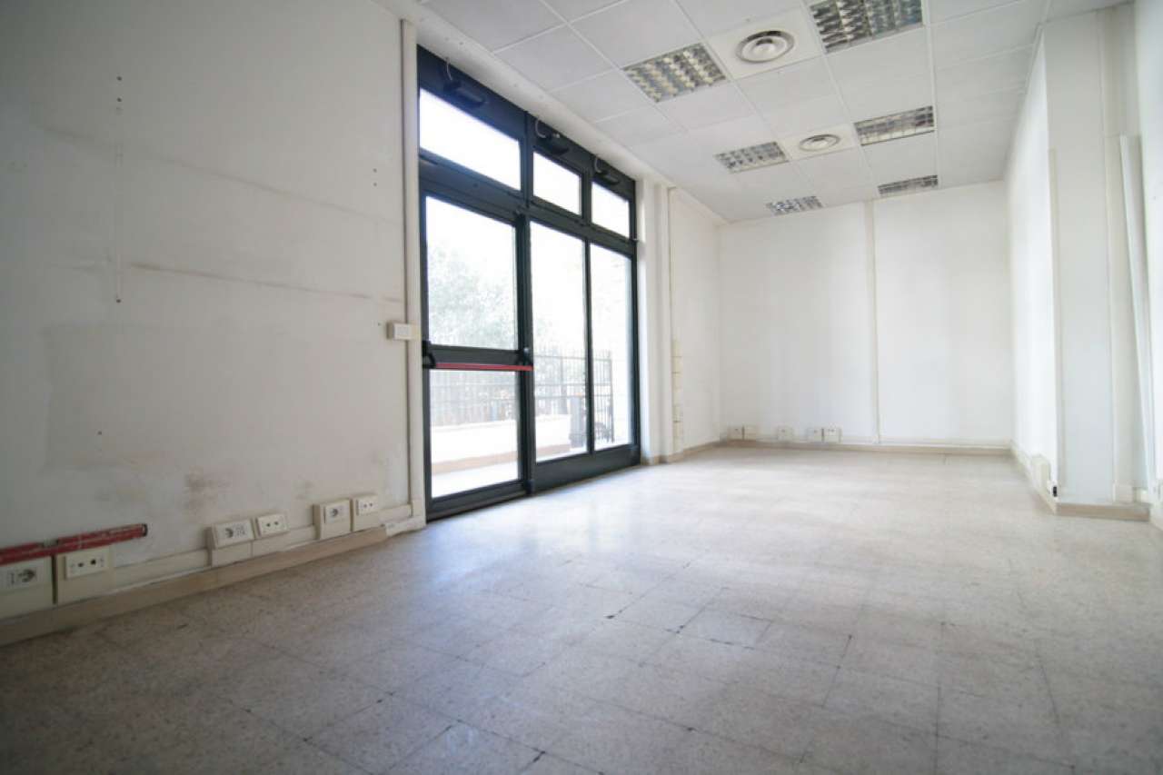 Negozio - Loc.Com. ROMA affitto  TALENTI Via Renato Fucini Meridiana Mediazioni s.r.l.