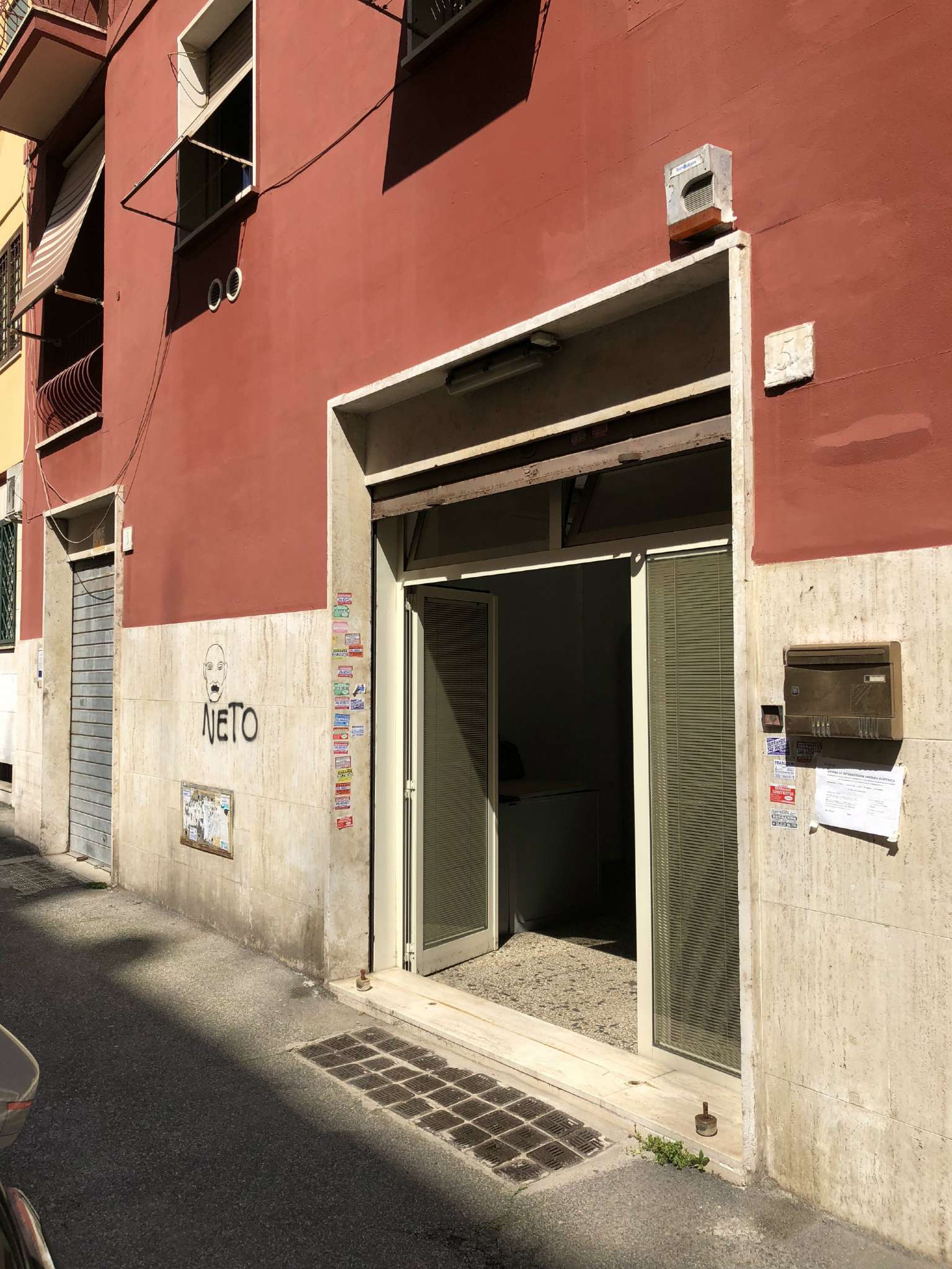 Negozio - Loc.Com. ROMA vendita  PIGNETO roberto sanseverino Intermedia service srl