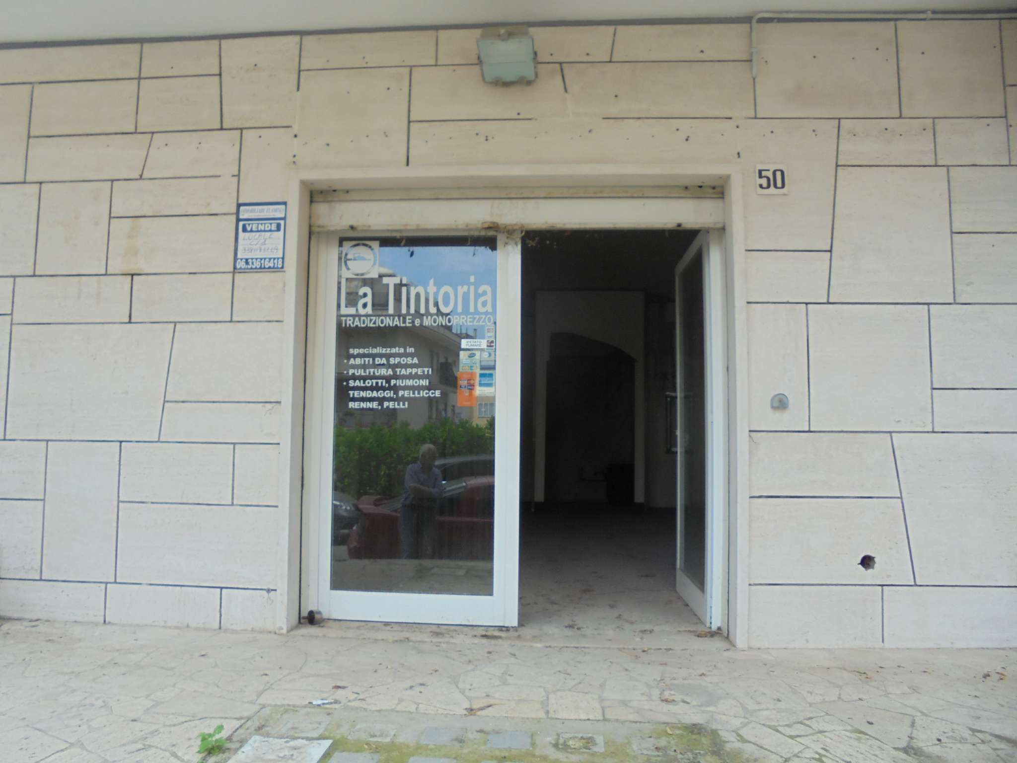Negozio - Loc.Com. ROMA vendita  CAMILLUCCIA via blumenstihl Immobiliare Flaminia