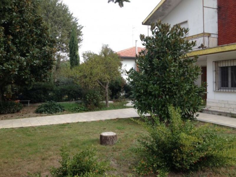 Villa Unifamiliare - Indipendente RAVENNA vendita  SANTO STEFANO Trenta Ottobre Agenzia In.Casa Compravendite e Locazioni