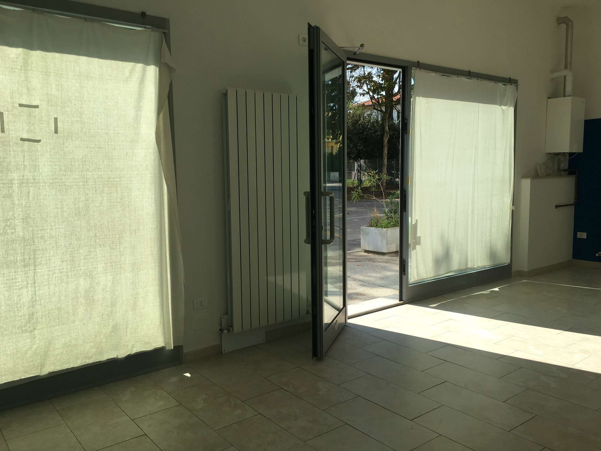 Negozio - Loc.Com. RAVENNA vendita  LIDI SUD  Agenzia In.Casa Compravendite e Locazioni