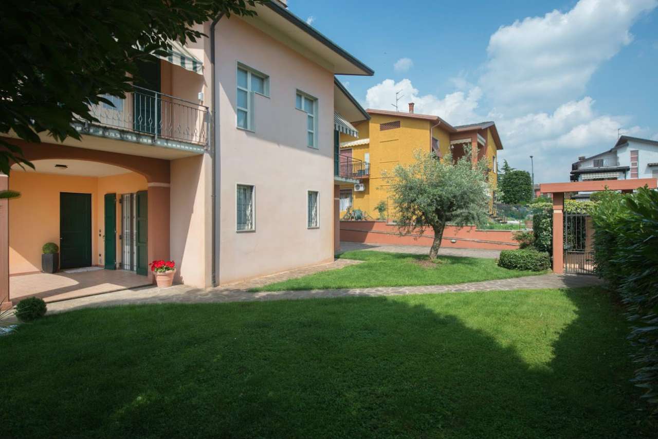 Villa Trifamiliare GUSSAGO vendita   via A.Cadeo pippoimmobiliare