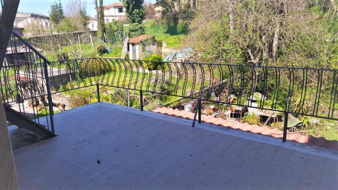 Appartamento MONTOPOLI DI SABINA vendita   via Romana BEST IMMOBILIARE