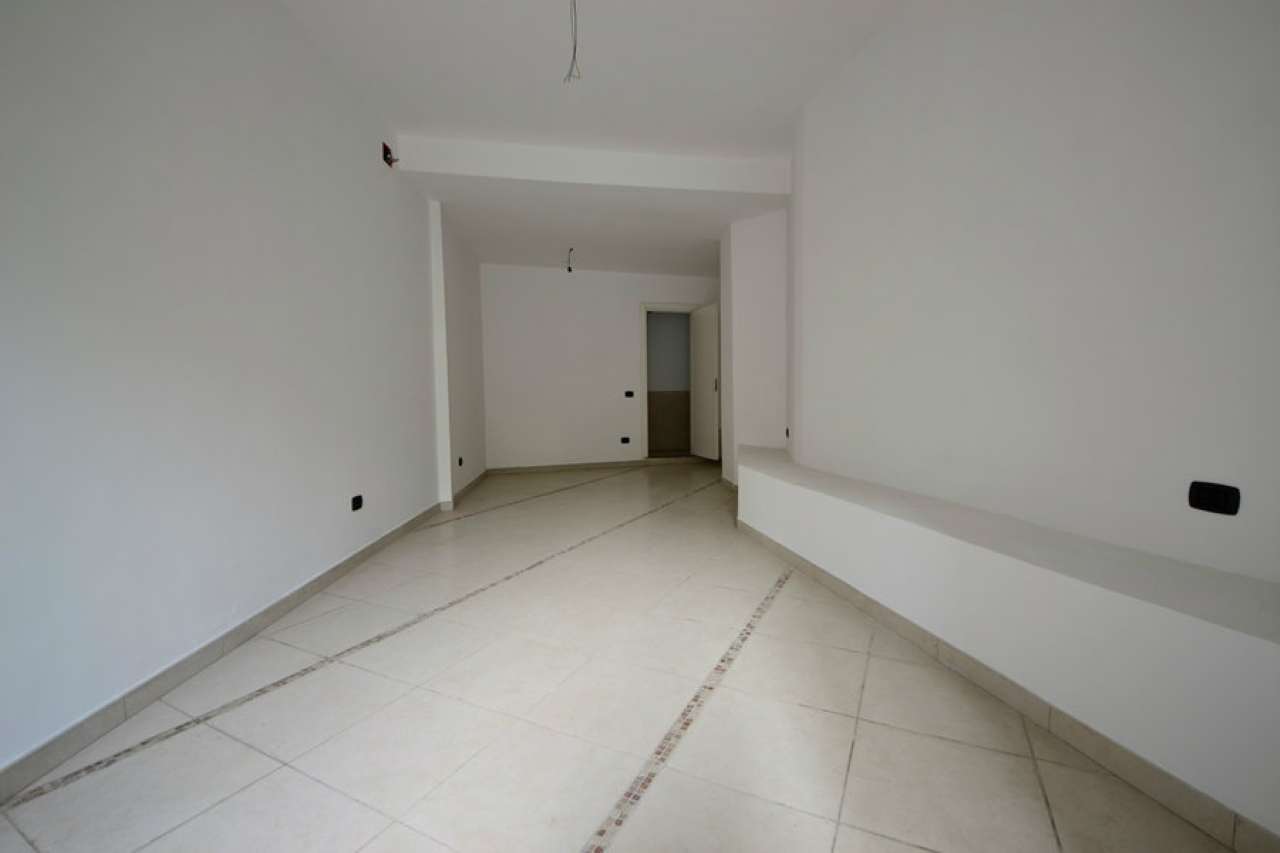 Negozio - Loc.Com. NAPOLI vendita  CHIAIA ORAZIO 2P IMMOBILIARE