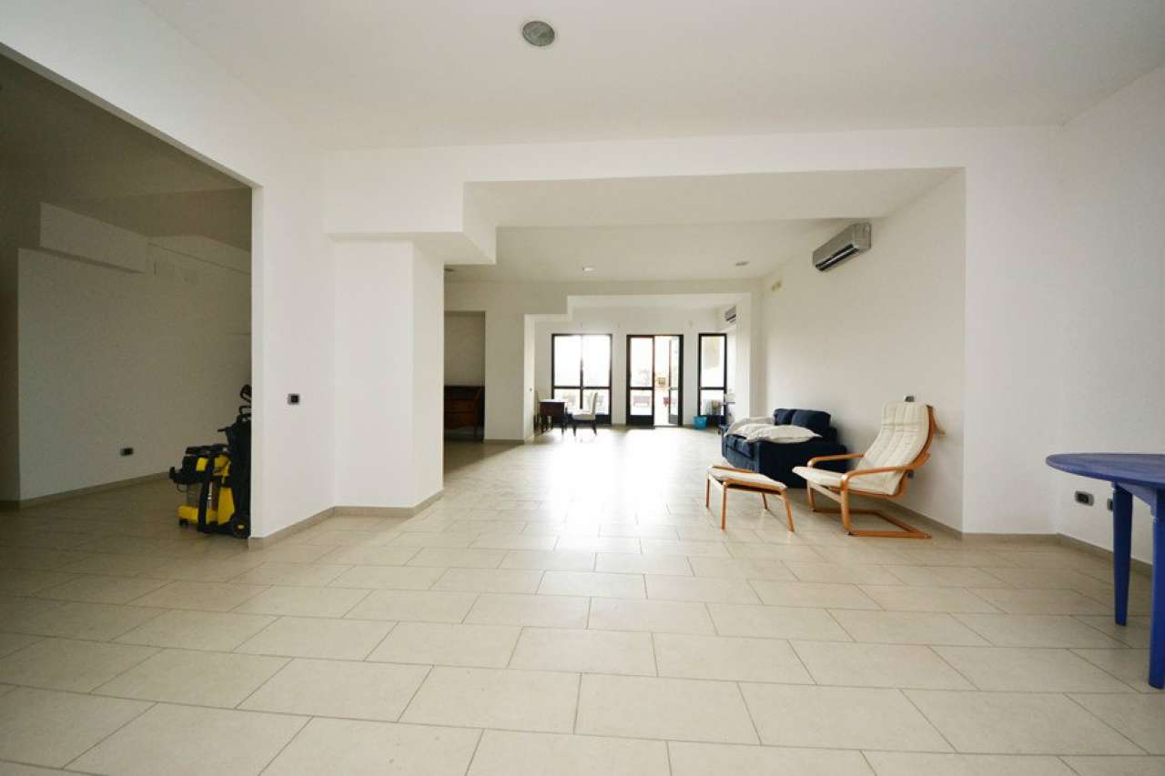 Ufficio - Loc.Com. NAPOLI vendita  CHIAIA ORAZIO 2P IMMOBILIARE