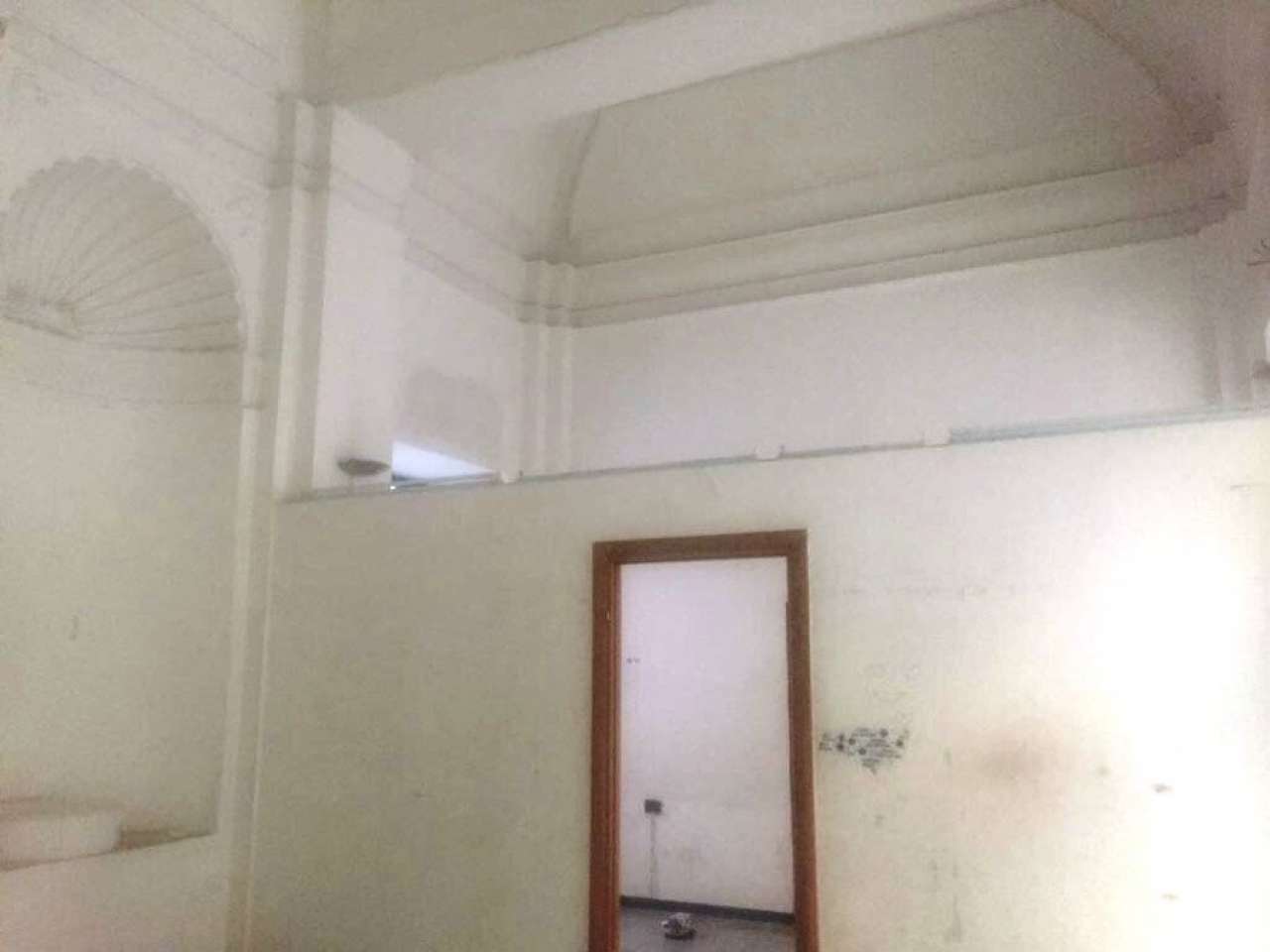 Negozio - Loc.Com. NAPOLI affitto  MERCATO NICOLA AMORE 2P IMMOBILIARE