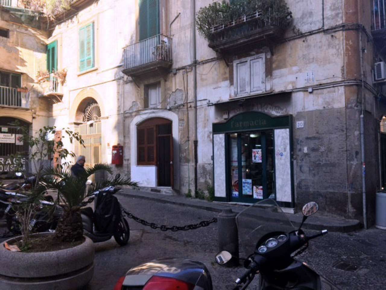 Negozio - Loc.Com. NAPOLI affitto  CHIAIA ASCENSIONE 2P IMMOBILIARE