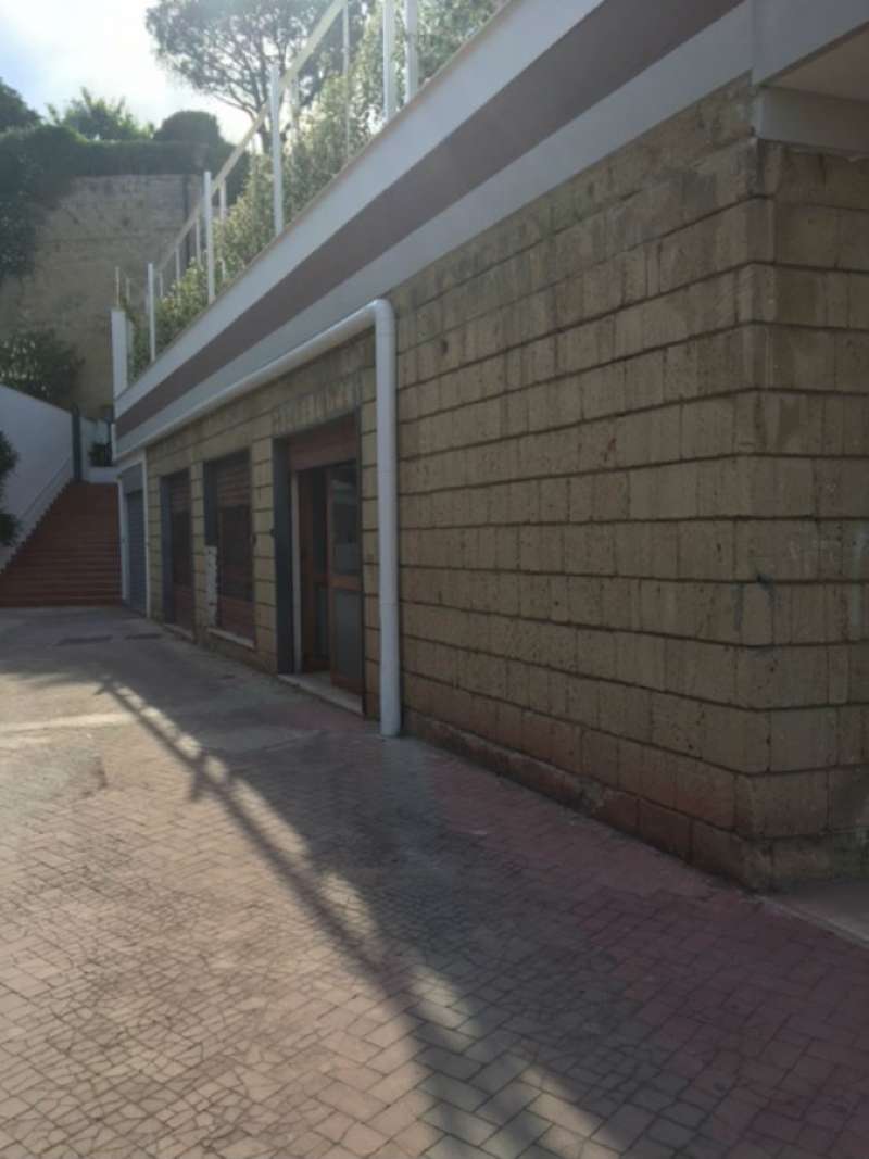 Negozio - Loc.Com. NAPOLI affitto  POSILLIPO Posillipo 2P IMMOBILIARE