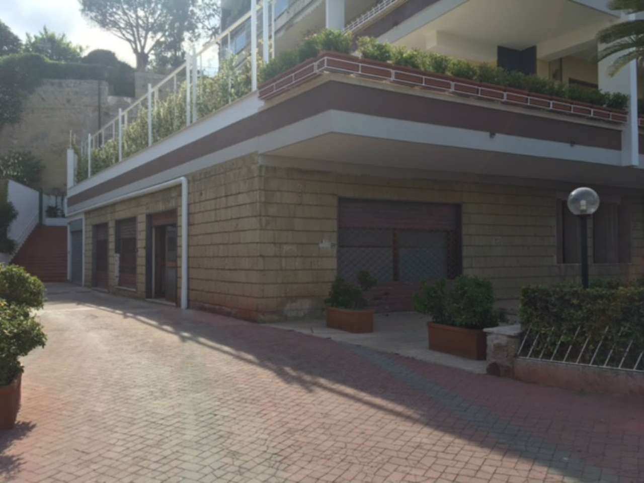 Negozio - Loc.Com. NAPOLI affitto  POSILLIPO Posillipo 2P IMMOBILIARE