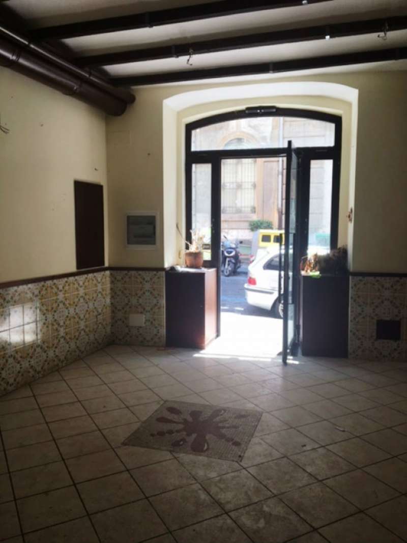 Negozio - Loc.Com. NAPOLI vendita  CHIAIA MARTUCCI 2P IMMOBILIARE