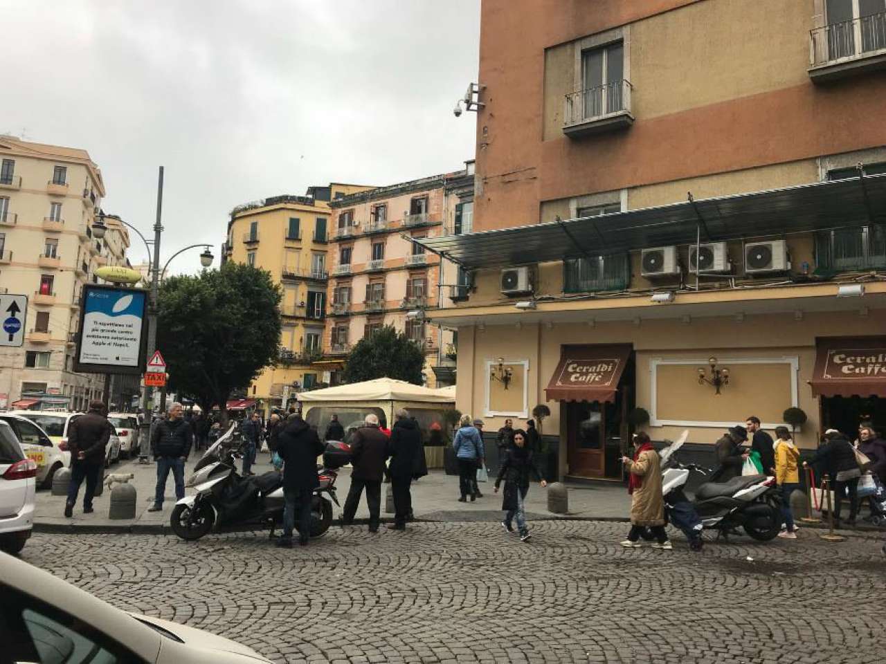 Negozio - Loc.Com. NAPOLI affitto  MERCATO PIGNASECCA 2P IMMOBILIARE