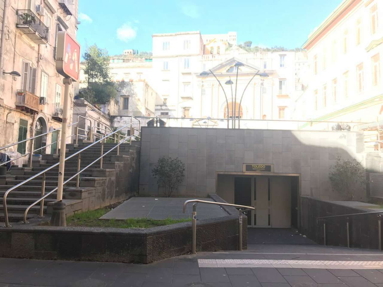 Negozio - Loc.Com. NAPOLI vendita  MERCATO MONTECALVARIO 2P IMMOBILIARE