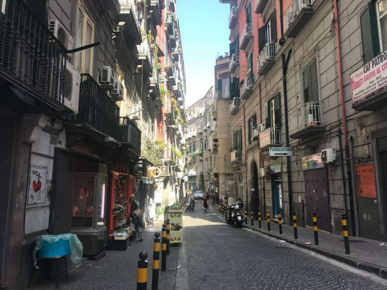 Negozio - Loc.Com. NAPOLI vendita  MERCATO LUPERANO 2P IMMOBILIARE