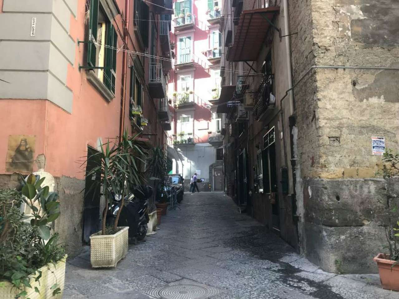 Negozio - Loc.Com. NAPOLI vendita  MERCATO LUPERANO 2P IMMOBILIARE