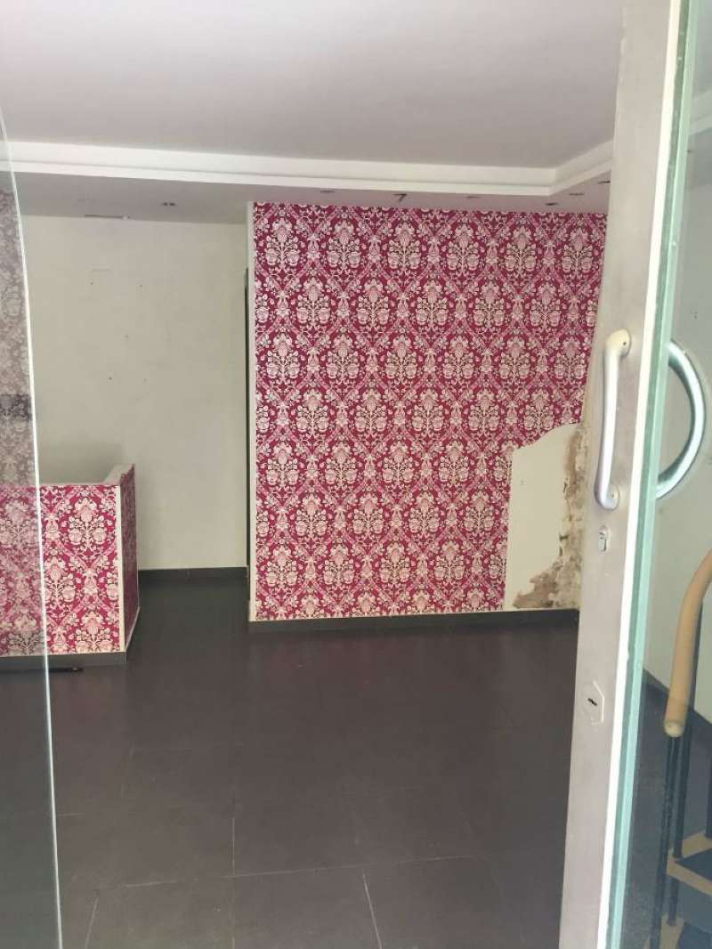 Negozio - Loc.Com. NAPOLI vendita  SAN LORENZO CAMILLO PORZIO 2P IMMOBILIARE