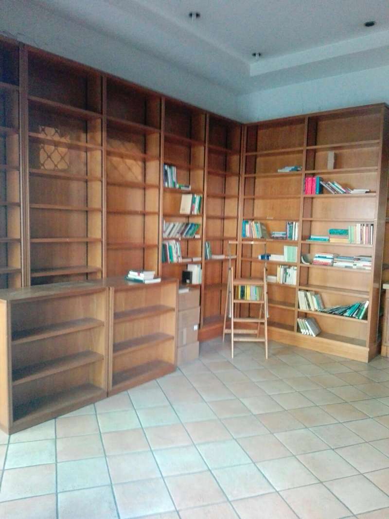 Negozio - Loc.Com. ROMA vendita  Centro storico SAN MARTINO DELLA BATTAGLIA STILE CASA