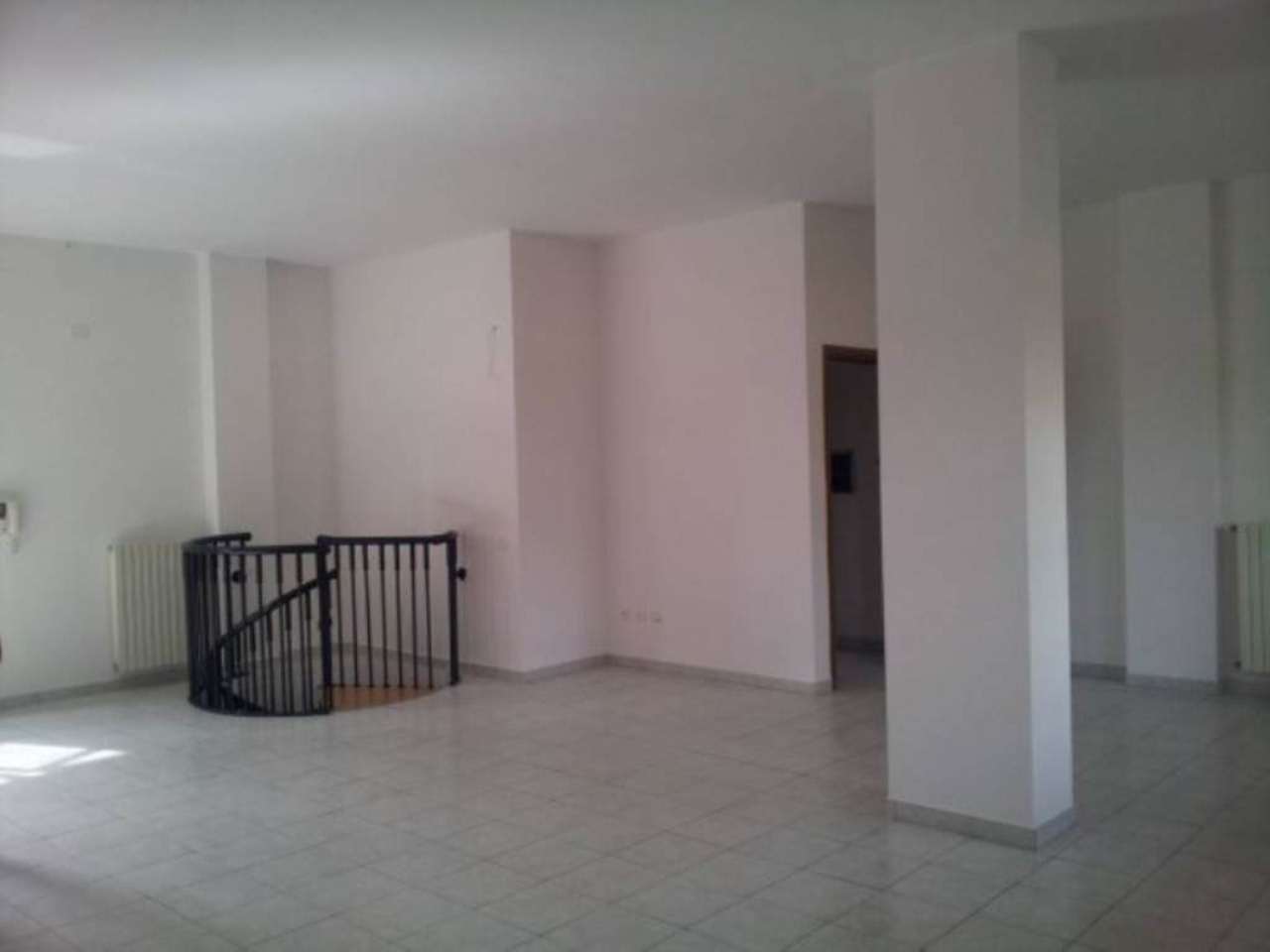 Negozio - Loc.Com. MILANO vendita  CERTOSA Carlo Perini Stima Immobiliare