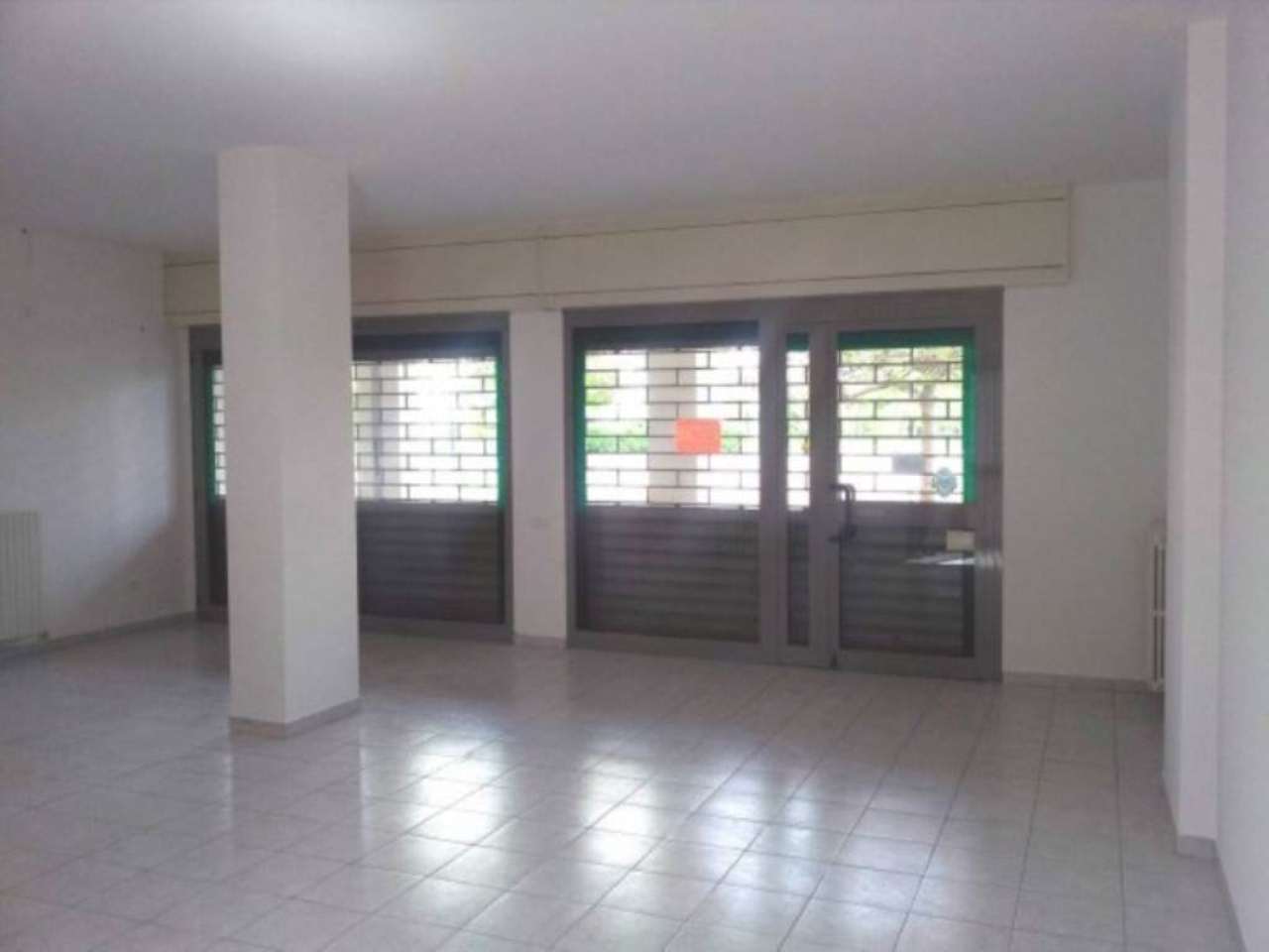 Negozio - Loc.Com. MILANO vendita  CERTOSA Carlo Perini Stima Immobiliare