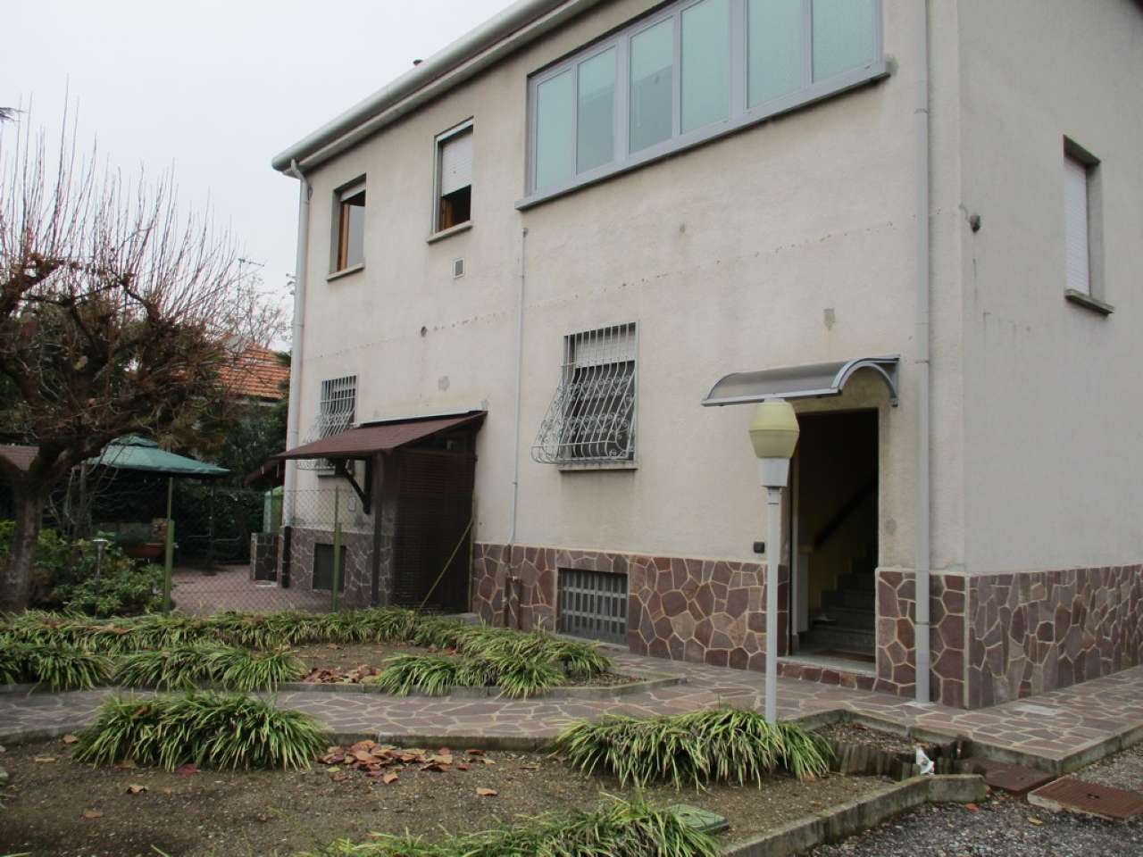 Villa Unifamiliare - Indipendente MILANO vendita  BAGGIO via spinazzola Stima Immobiliare