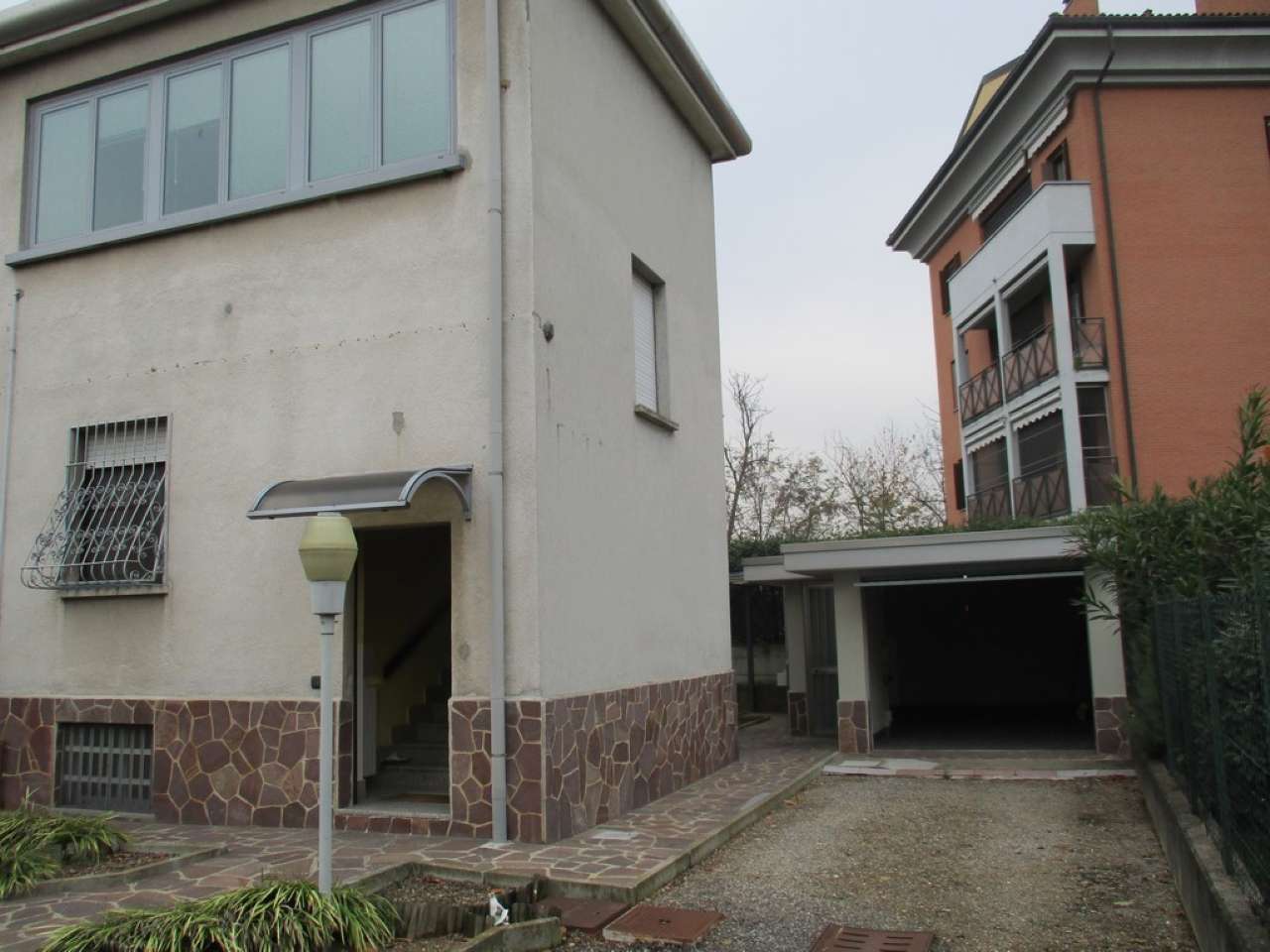 Villa Unifamiliare - Indipendente MILANO vendita  BAGGIO via spinazzola Stima Immobiliare