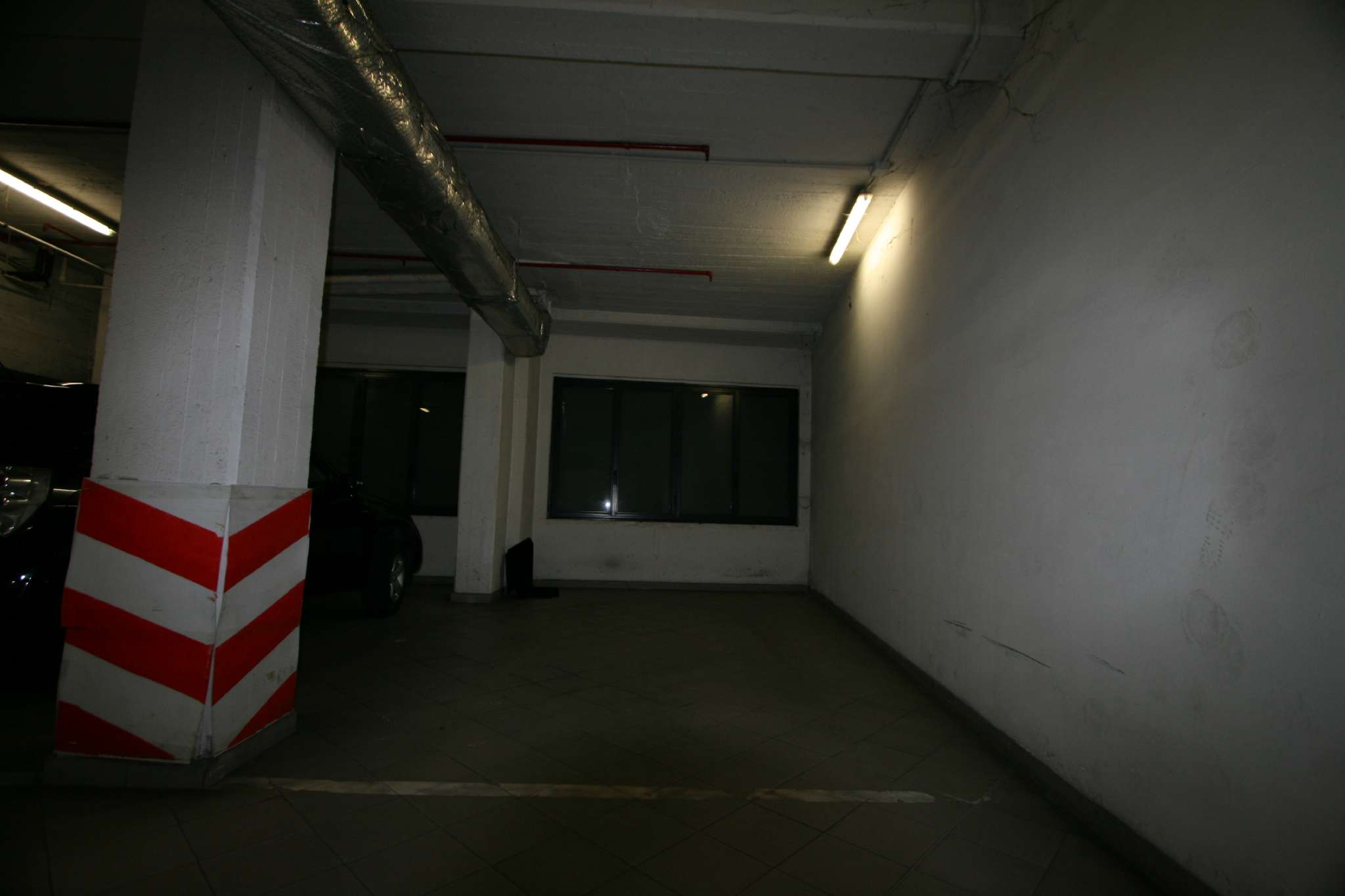 Box auto - Posto auto MILANO affitto  FIERA  White House Milano